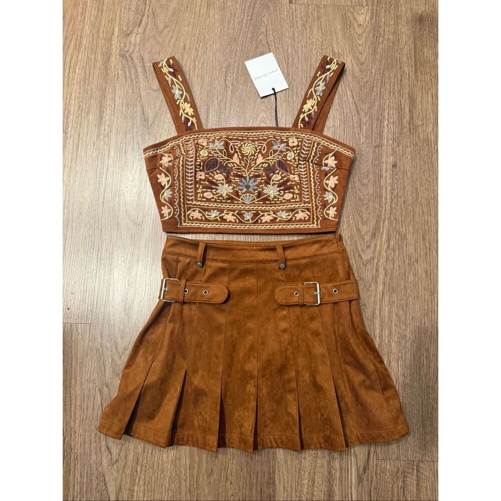 Jacquie The Label  NICO EMBROIDERED TOP & MATISSE SUEDE TENNIS SKIRT Set S NWT - Picture 2 of 4